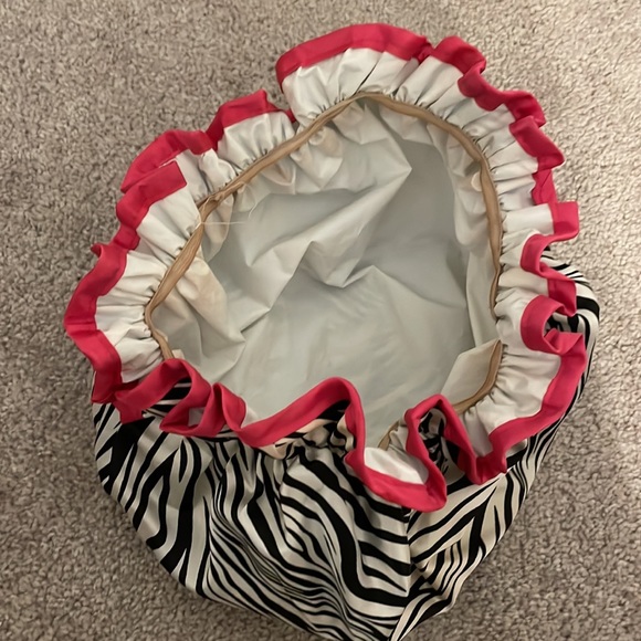 Shower Cap - Extend your blowout! Zebra with Pink Lining - Hair Shower Cap - Picture 3 of 3